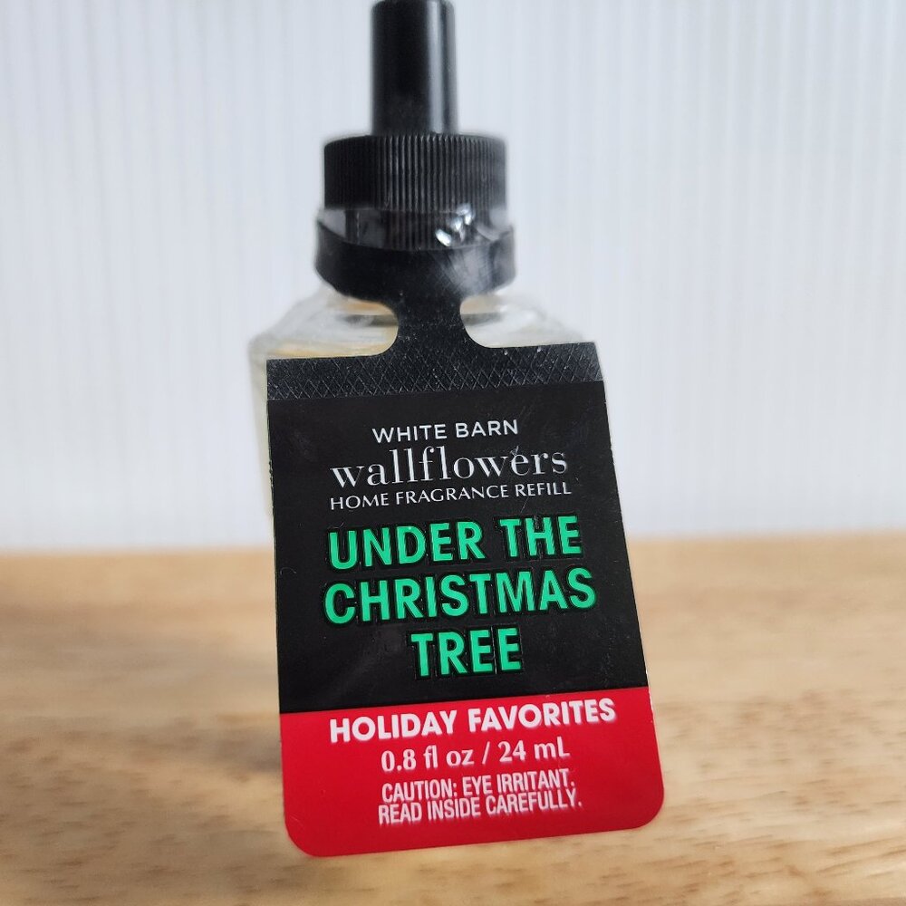 🎄 NWT Bath and Body Works, Single Wallflower Refill, Under the Christmas Tree🎄